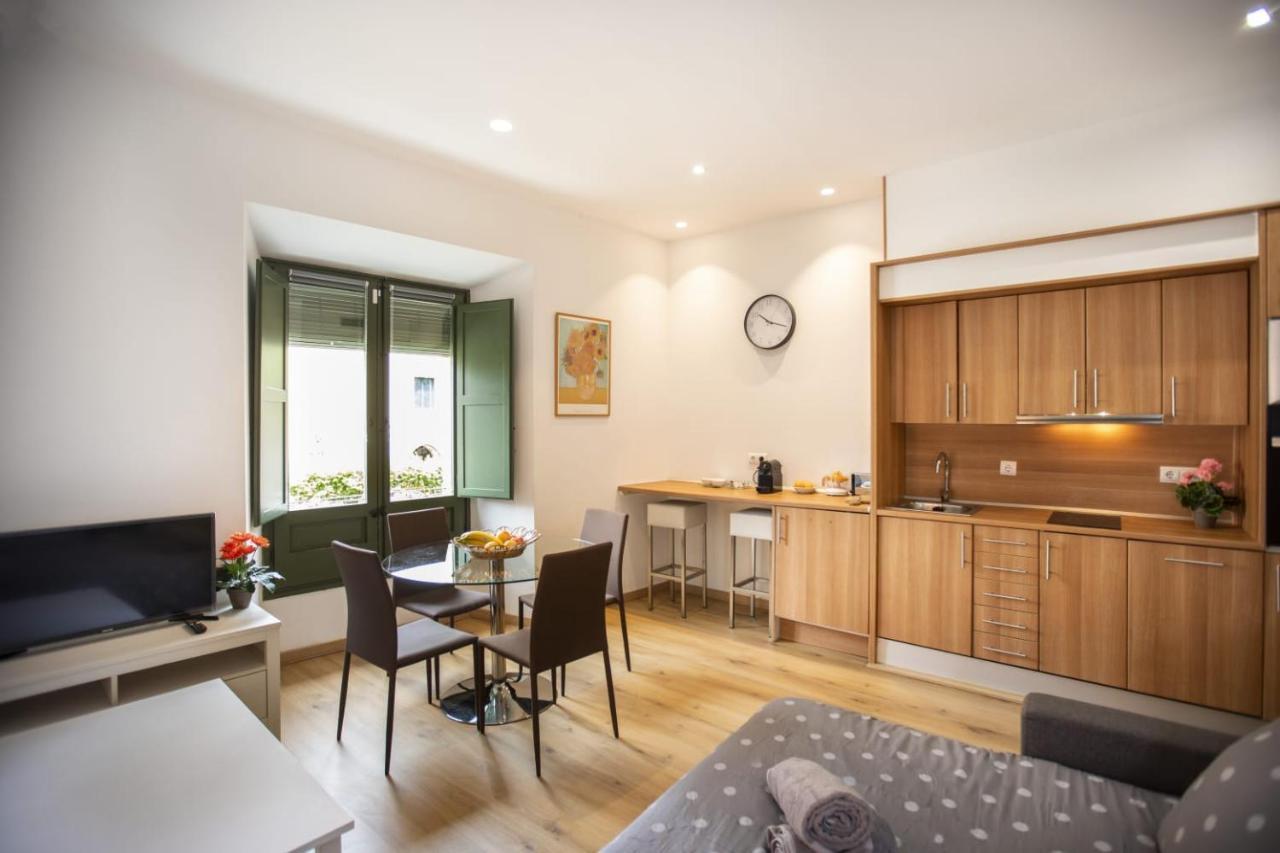 Apartament Al Cor Del Barri Vell De Girona Exteriör bild